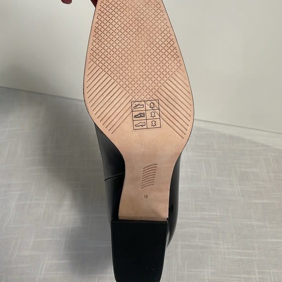 PAIGE NWOT Back Patent Leather Frankie Booties size 9. - Picture 16 of 16